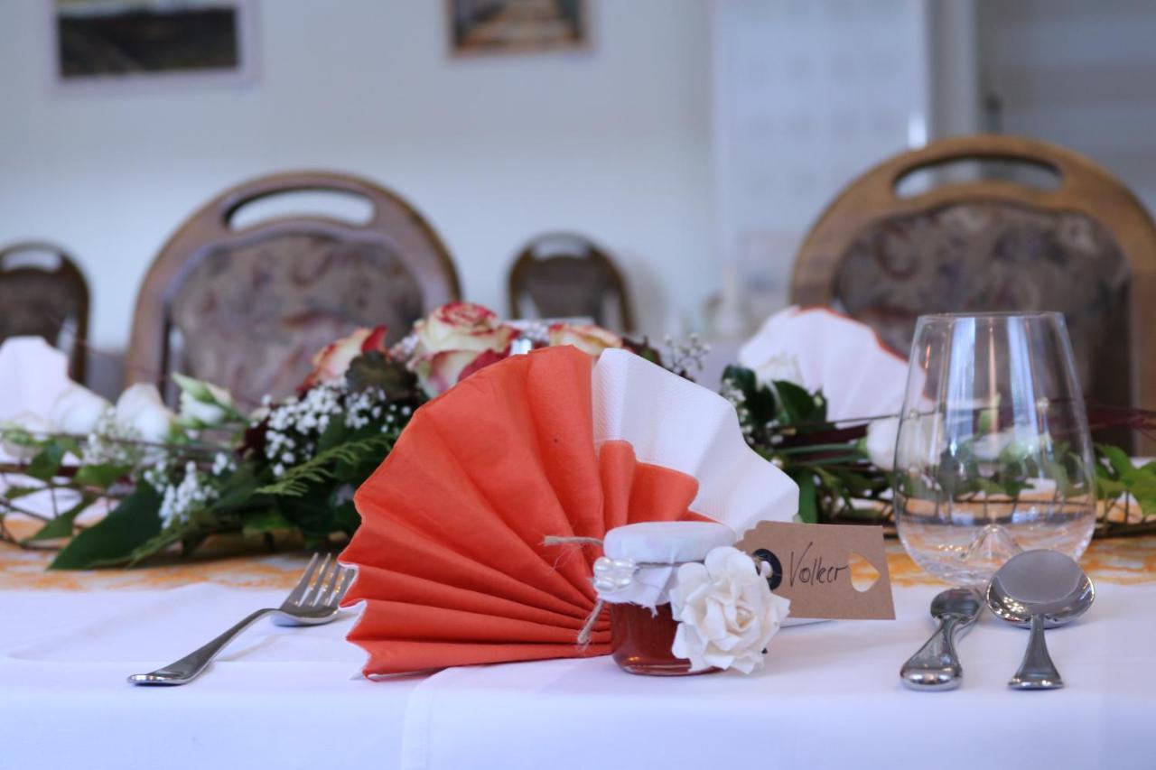 Hotel Und Restaurant Karpfenschaenke Schenkendobern Luaran gambar