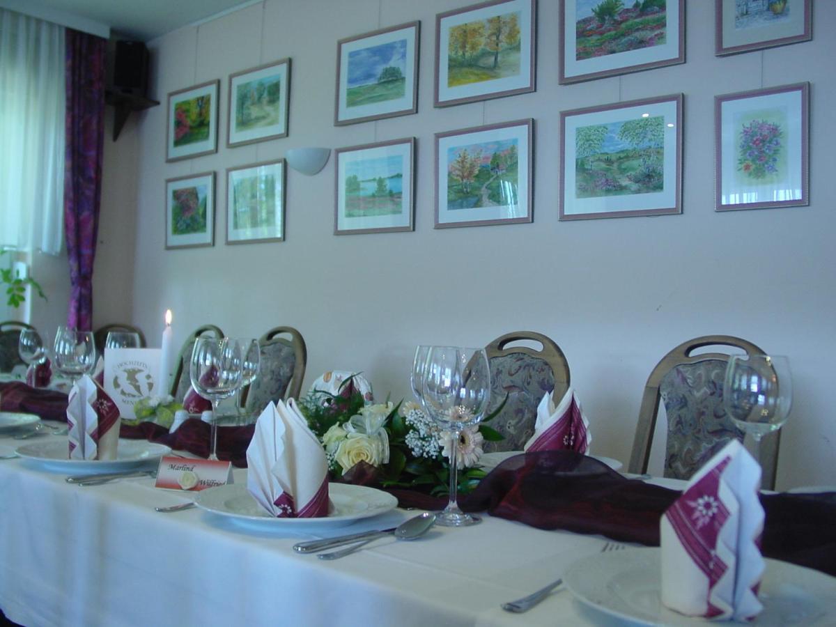 Hotel Und Restaurant Karpfenschaenke Schenkendobern Luaran gambar